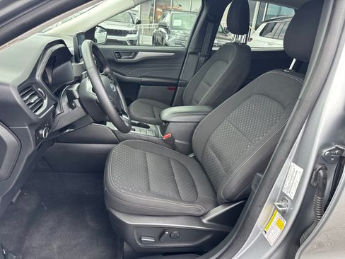 Used 2023 Ford Escape Active w/ Cold Weather Package FWD image 9