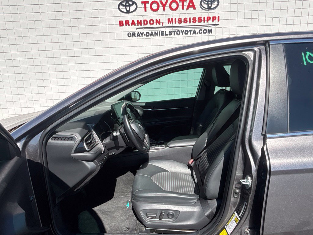 Used 2021 Toyota Camry SE w/ Audio Upgrade Package FWD image 3