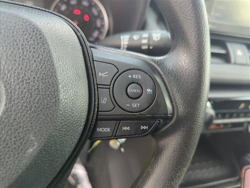 Used 2021 Toyota RAV4 LE image 13