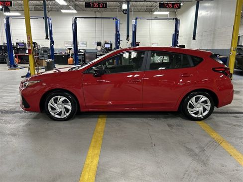 Certified 2025 Subaru Impreza 2.0i image 5