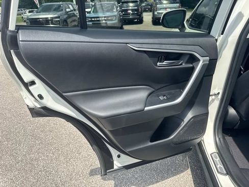 Used 2022 Toyota RAV4 XLE Premium AWD/4WD image 15