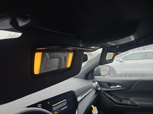 New 2026 Chevrolet Equinox LT image 13