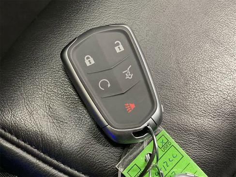 Used 2017 Cadillac XT5 Luxury image 31