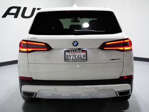 Used 2022 BMW X5 xDrive40i w/ Parking Assistance Package image 9