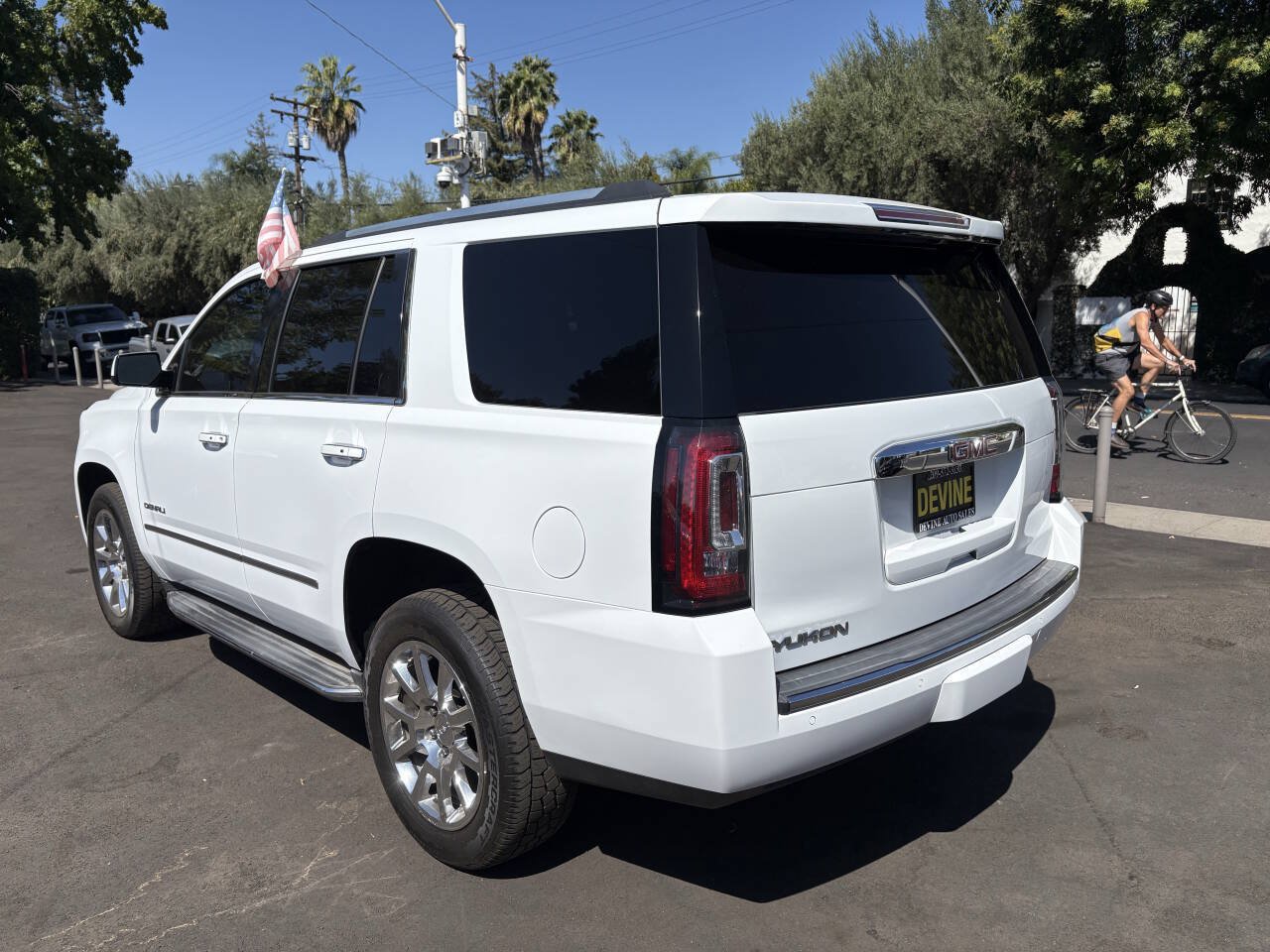 Used 2018 GMC Yukon Denali AWD/4WD image 7