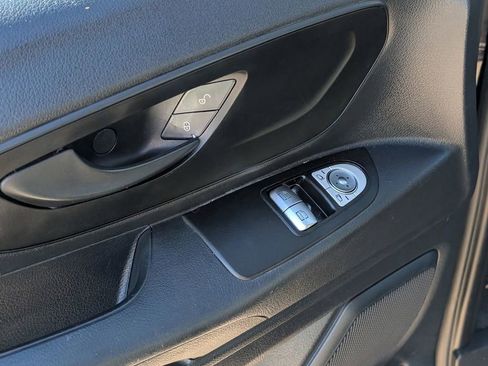 Used 2020 Mercedes-Benz Metris Passenger w/ Premium Safety Package image 17