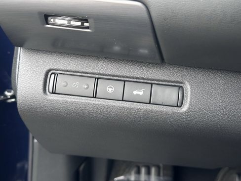 Used 2025 Nissan Pathfinder SL w/ Cargo Package image 18