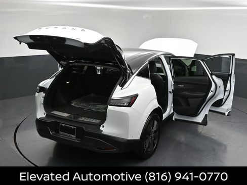 Certified 2025 Nissan Murano SL AWD/4WD image 35
