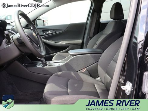 Used 2025 Chevrolet Malibu LT image 22