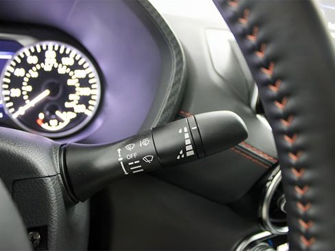 Used 2025 Nissan Sentra SR w/ SR Premium Package image 29