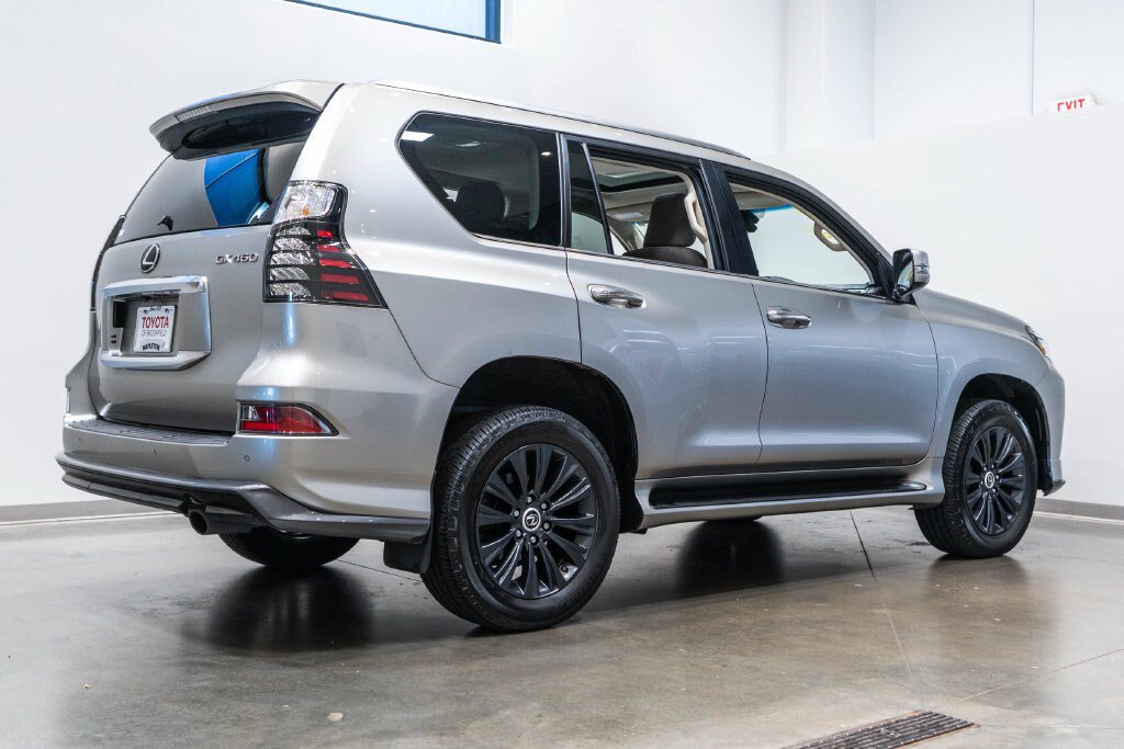 Used 2023 Lexus GX 460 Premium w/ Accessory Package AWD/4WD image 9