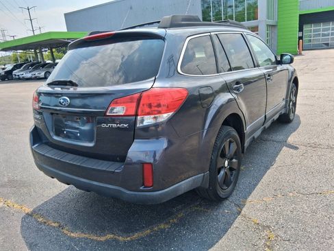 Used 2011 Subaru Outback 2.5i Premium AWD/4WD image 6