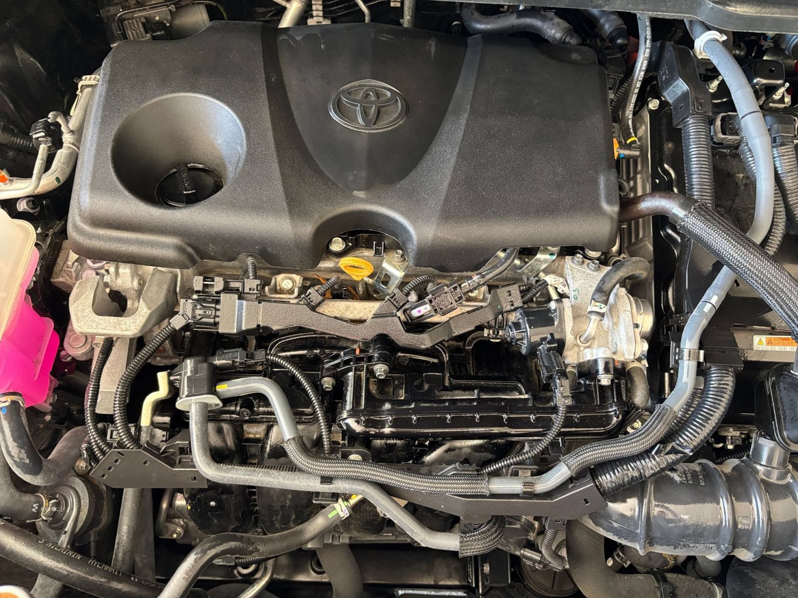 Used 2025 Toyota Sienna XLE FWD image 34