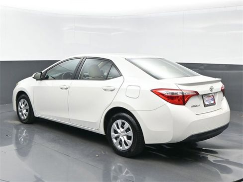 Used 2015 Toyota Corolla LE image 3
