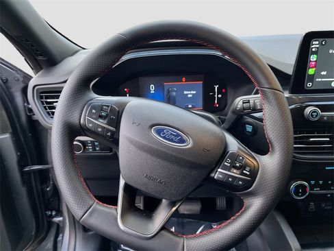 Used 2025 Ford Escape ST-Line image 9