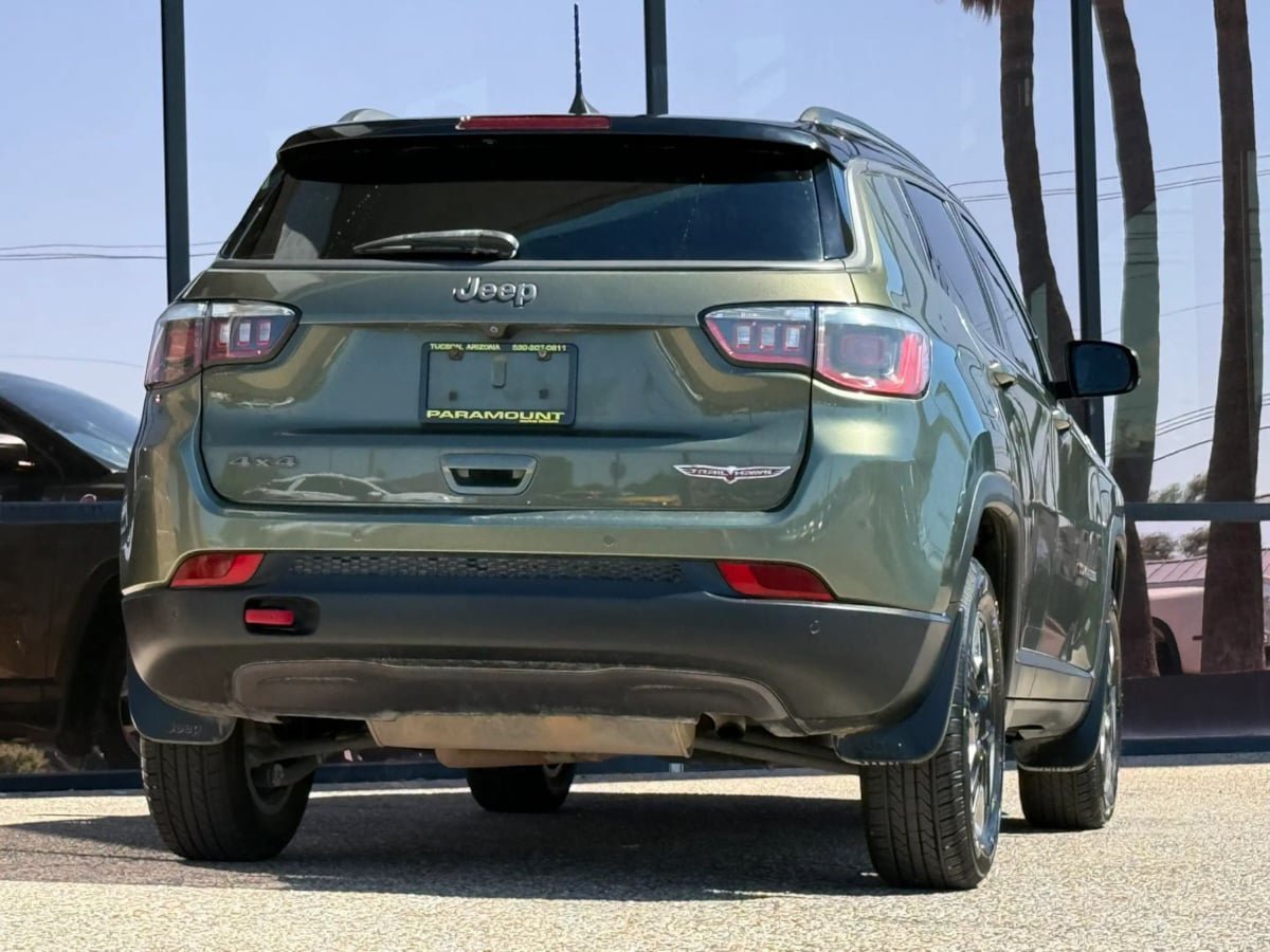 Used 2017 Jeep Compass Trailhawk AWD/4WD image 11