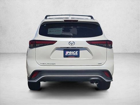 Used 2021 Toyota Highlander XSE image 6