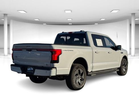 Used 2025 Ford F150 Lightning Lariat image 4