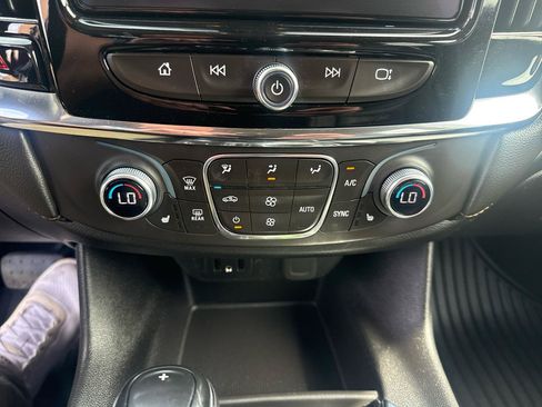 Used 2018 Chevrolet Traverse RS FWD image 15