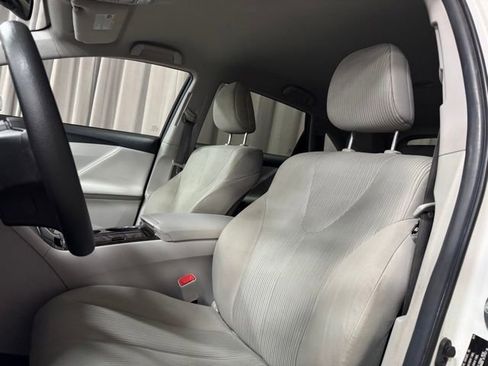 Used 2015 Toyota Venza LE AWD/4WD image 29