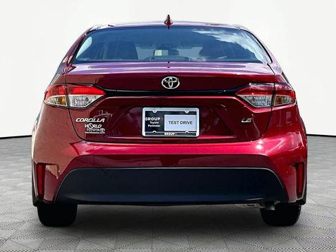 Used 2025 Toyota Corolla LE FWD image 5