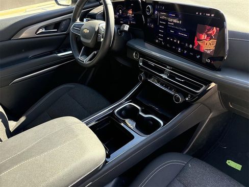 Used 2024 Chevrolet Traverse LT image 26