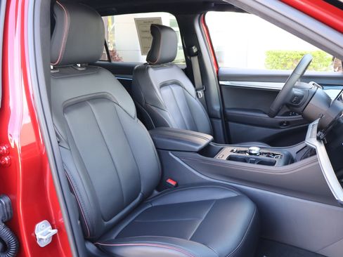 Used 2024 Jeep Wagoneer Launch Edition image 22