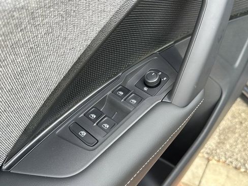 New 2025 Volkswagen Tiguan S image 11