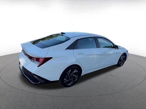 Used 2025 Hyundai Elantra SEL image 15