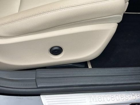 Used 2017 Mercedes-Benz GLA 250 4MATIC image 26