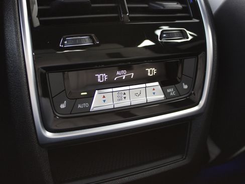 Used 2026 BMW X6 M Competition w/ Executive Package image 32