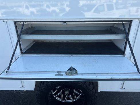 Used 2024 Chevrolet Silverado 3500 LT w/ Convenience Package image 26