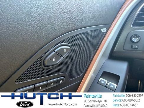 Used 2015 Chevrolet Corvette Z06 w/ Z07 Performance Package RWD image 21