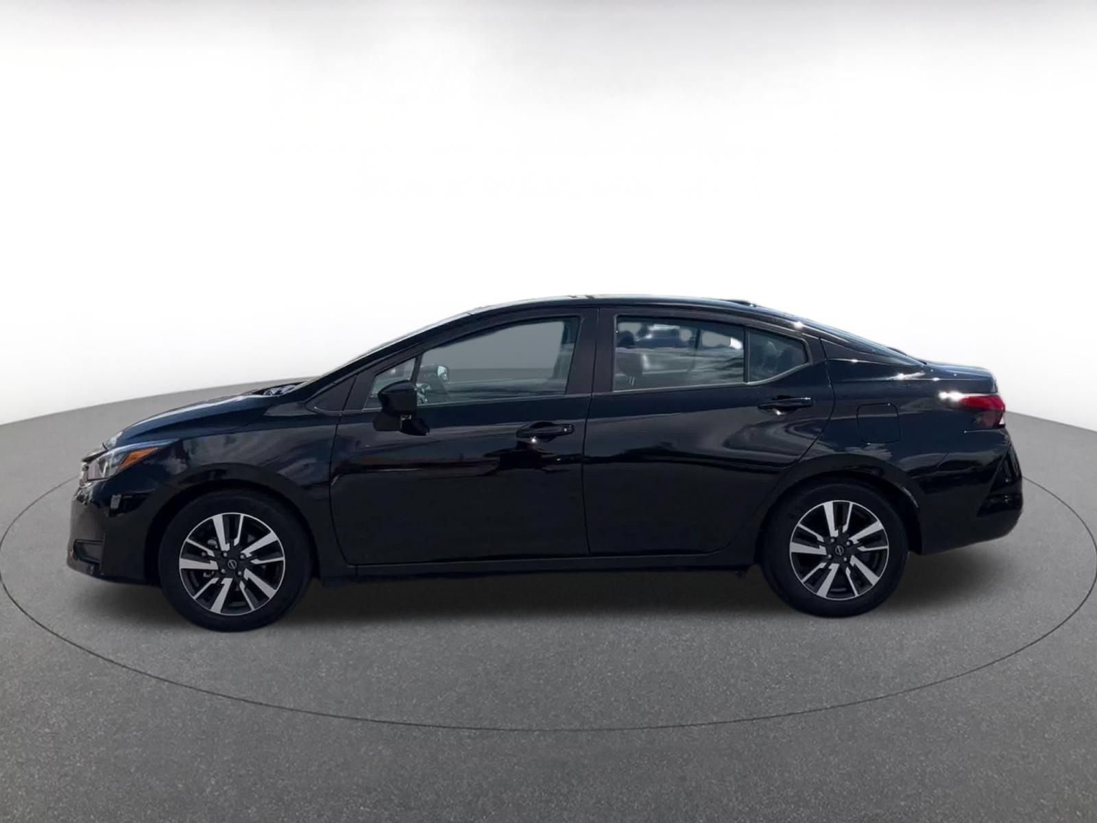 Used 2025 Nissan Versa SV FWD image 8