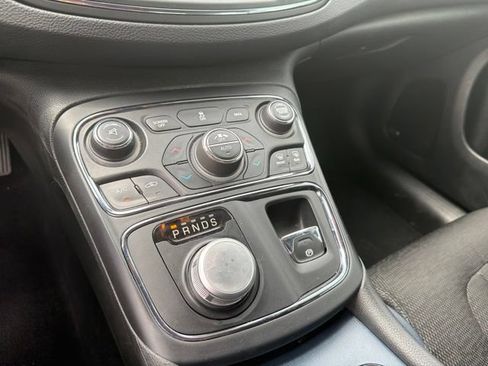 Used 2015 Chrysler 200 S w/ Navigation & Sound Group I FWD image 22