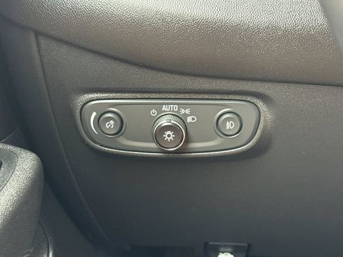 Used 2020 Chevrolet Equinox Premier w/ LPO, Floor Liner Package FWD image 30