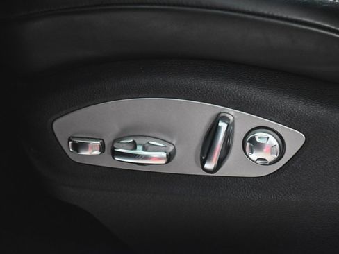 Used 2023 Porsche Macan image 36