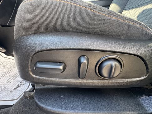 Used 2019 Chevrolet Equinox LT FWD image 20