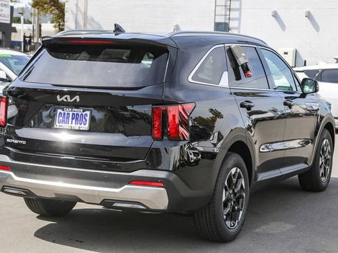 New 2026 Kia Sorento S image 9