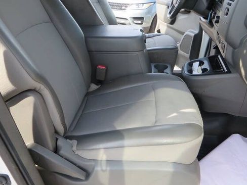 Used 2019 Nissan NV 2500 SV RWD image 22