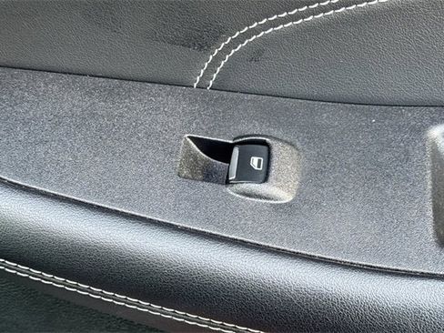 Used 2024 Ford Edge Titanium image 22