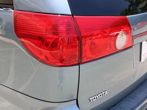 Used 2008 Toyota Sienna LE FWD image 23