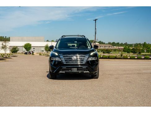Used 2026 Nissan Rogue Platinum w/ Platinum Premium Package AWD/4WD image 2
