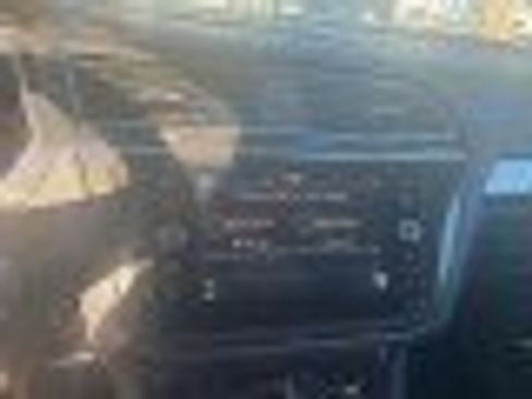 Used 2024 Volkswagen Tiguan SE image 5