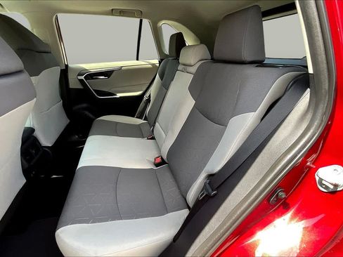 Used 2019 Toyota RAV4 XLE FWD image 20