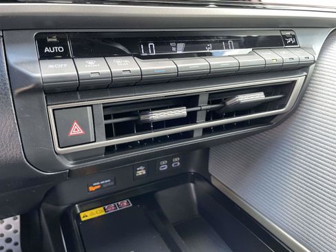 Used 2025 Toyota Camry SE w/ Multimedia Upgrade Package FWD image 14
