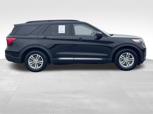 Used 2023 Ford Explorer XLT w/ Equipment Group 202A image 2