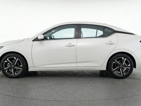 Used 2025 Nissan Sentra SV FWD image 5