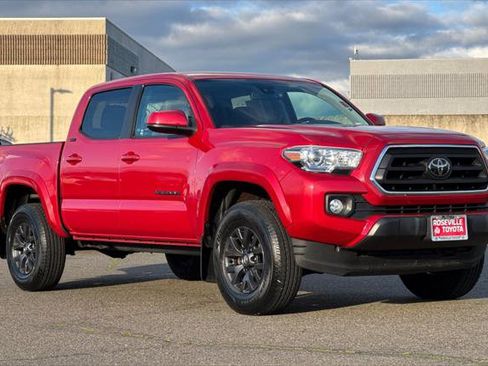 Certified 2022 Toyota Tacoma SR5 w/ Black Out Package (TMS) image 5