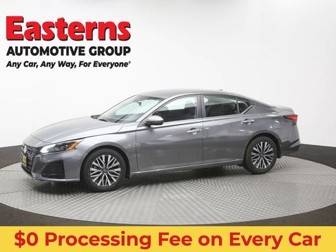 Used 2023 Nissan Altima 2.5 SV FWD image 56